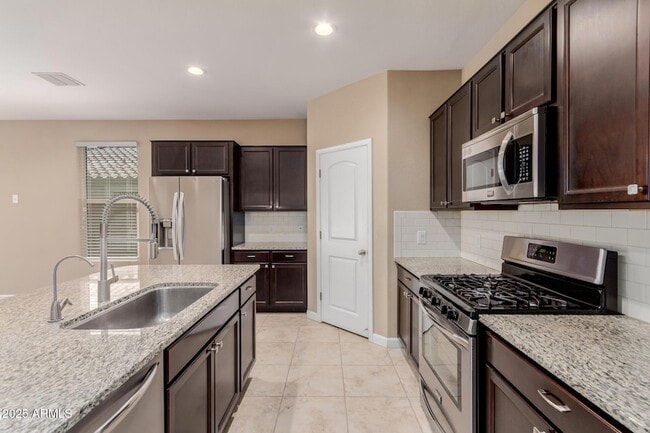 Building Photo - 10743 W Bronco Trail