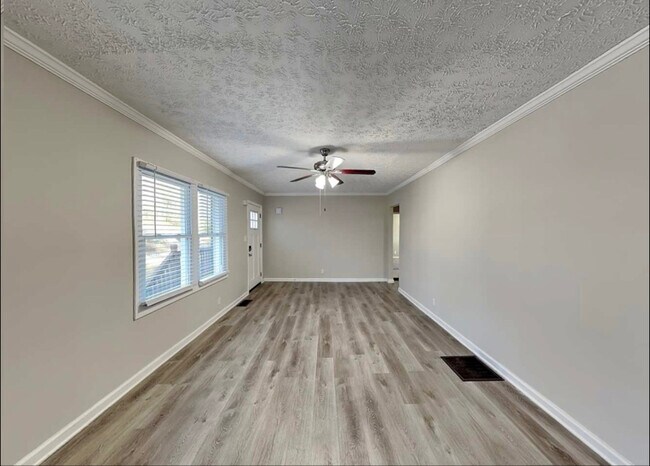 Foto del edificio - 2497 Brentwood Rd