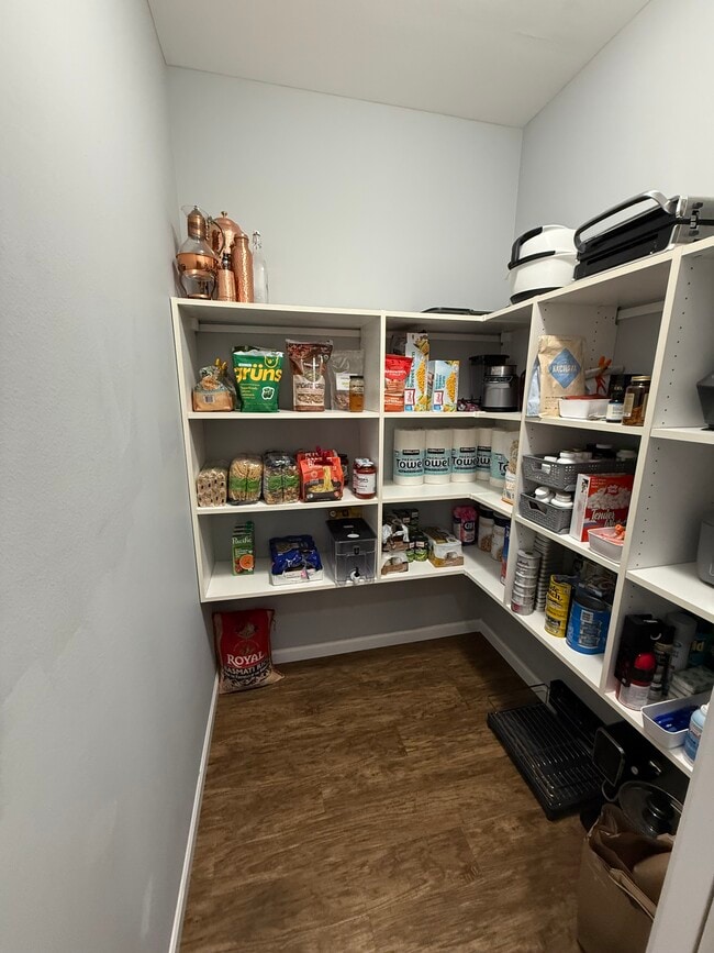 Foto del edificio - 5483 Adrian Cir