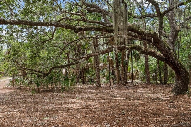 Building Photo - 11511 SW Citrus Blvd S