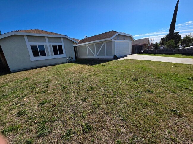 Building Photo - Close to Cal State