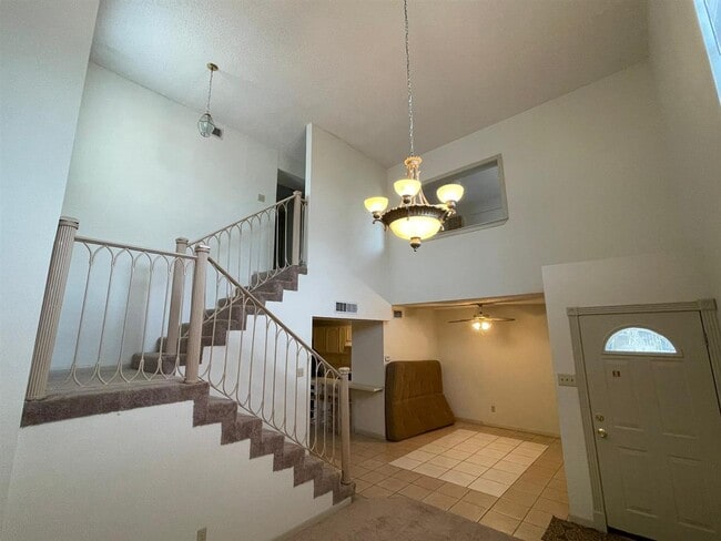 Building Photo - 262 W Calton Rd