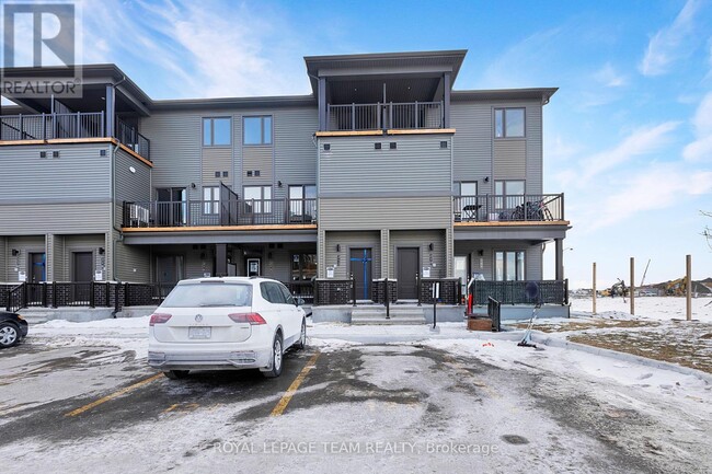 Building Photo - 212 Parnian Private