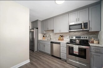 Building Photo - 155 Delmar Ln