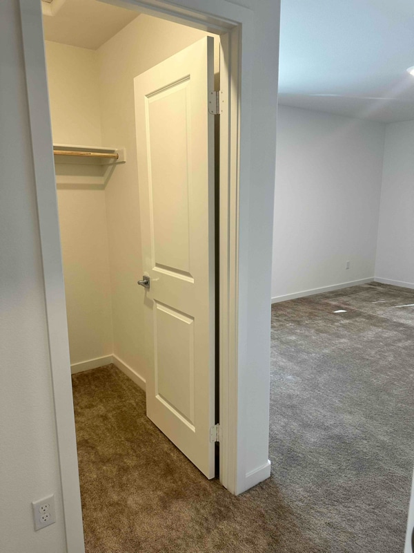 Building Photo - 2769 Lake Mendoza St