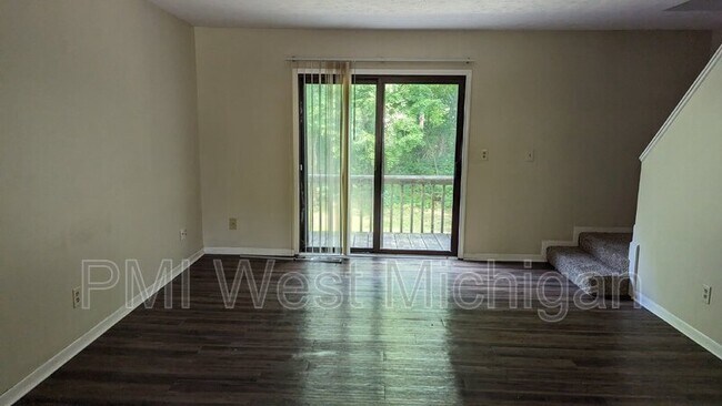 Foto del edificio - 6051 In the Pines Dr SE