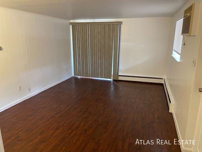 Building Photo - 831 E San Miguel St