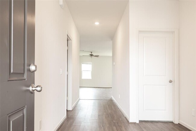 Foto del edificio - 6330 Highland Hts Dr