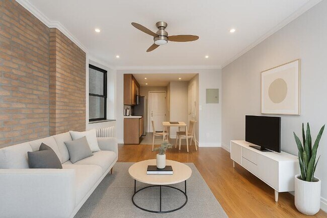 Foto del edificio - 380 E 10th St