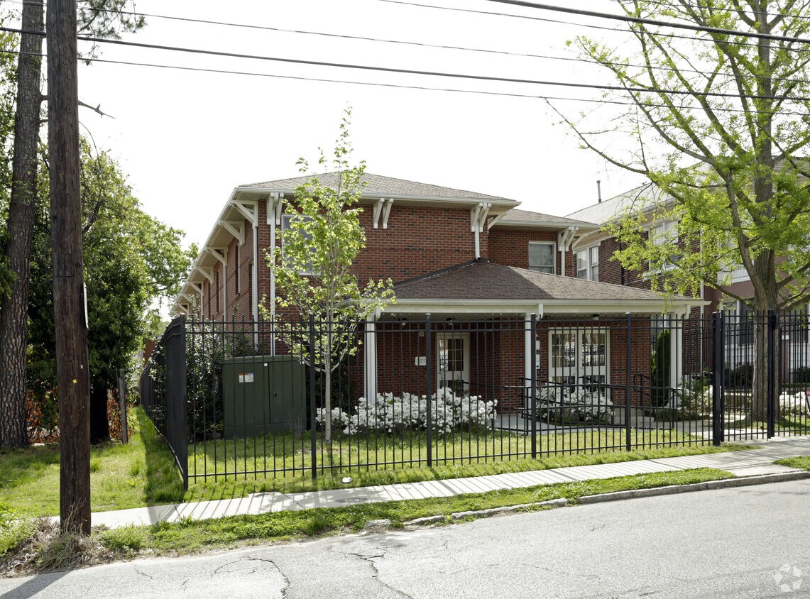 Foto del edificio - 32 Claybrook