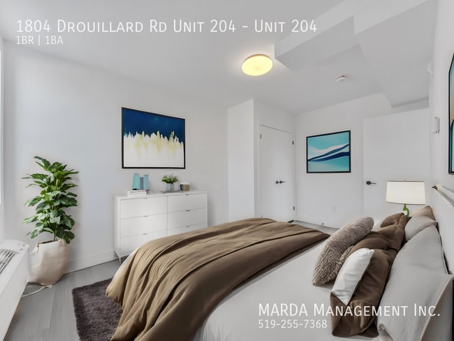 Building Photo - NEWLY RENOVATED 1 BED/1 BATH - INCLUSIVE &...