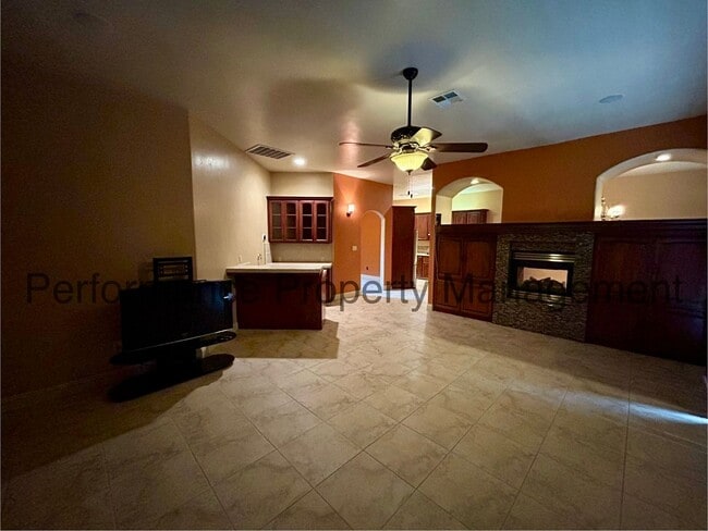 Building Photo - Gorgeous 2 Bed/2.5 Bath + Office w/ Lake V...