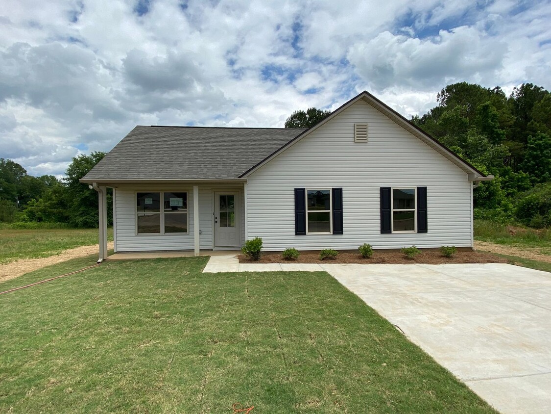 Primary Photo - Terrific Home for Rent in Talladega, AL!!!...