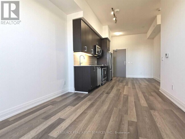 Building Photo - 3121-3121 Sheppard Ave E