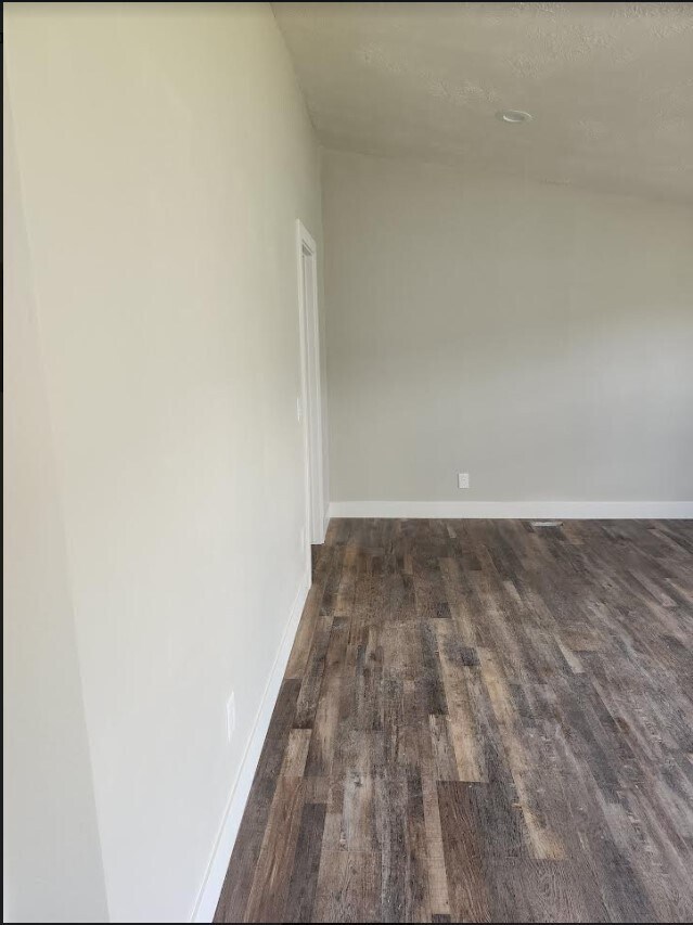 Foto del edificio - 214 Park Ln