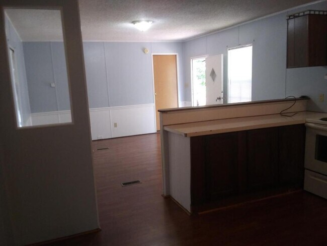Building Photo - 45 Oak View Dr