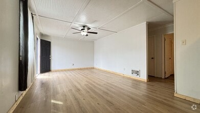 Building Photo - 147 Mary Lee Dr