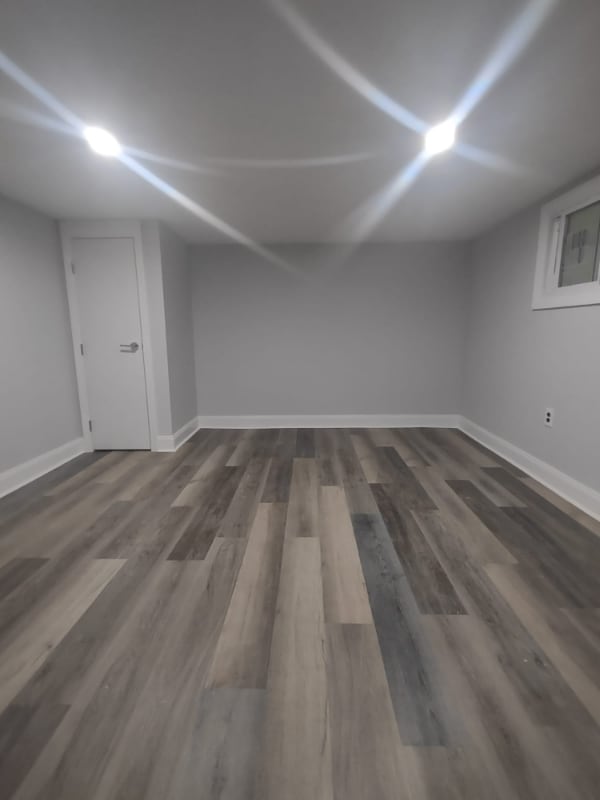 Building Photo - 3018 Clarendon Rd