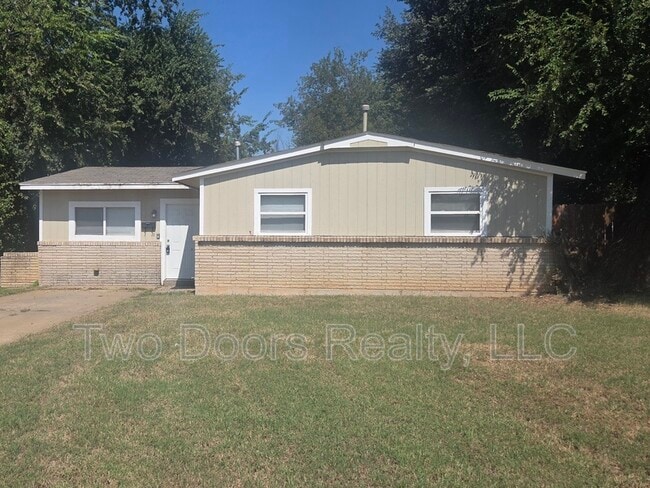 Photo - 405 Armstrong St House