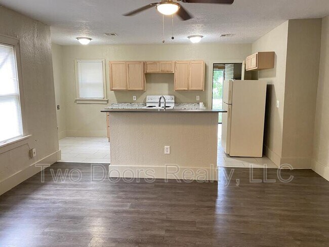 Foto del edificio - 1213 NE 17th St
