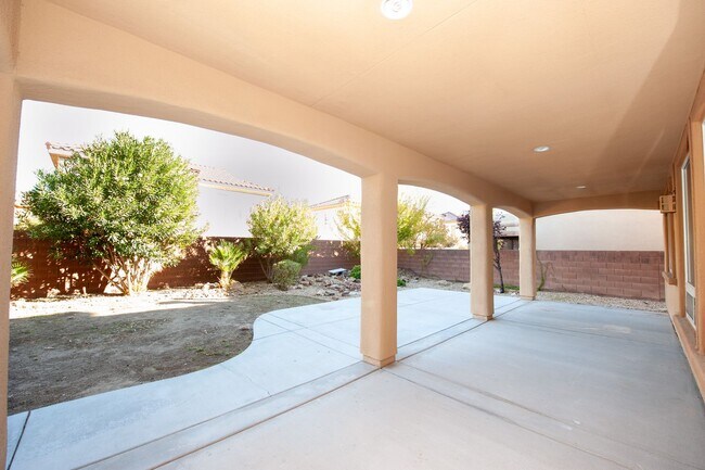 Foto del edificio - 9848 Elk Grove Valley St