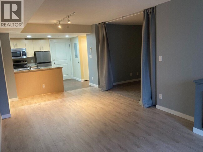 Photo du bâtiment - 200 Keary St