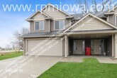 Foto principal - 318 E 5th St