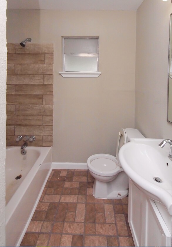 2901 Soledad St, Corpus Christi, TX 78405 House Rental in Corpus