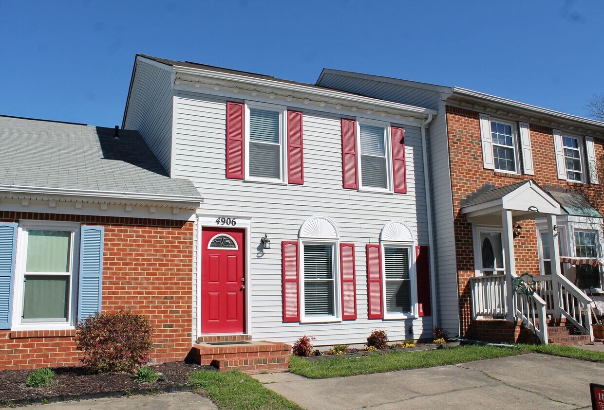 Primary Photo - Updated Townhome in Kempsville Lake! Pet f...