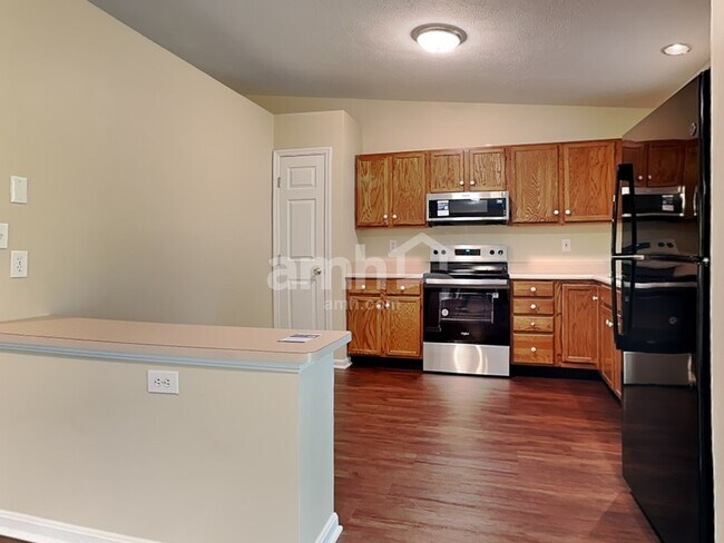 Foto del edificio - 327 Nightwind Dr