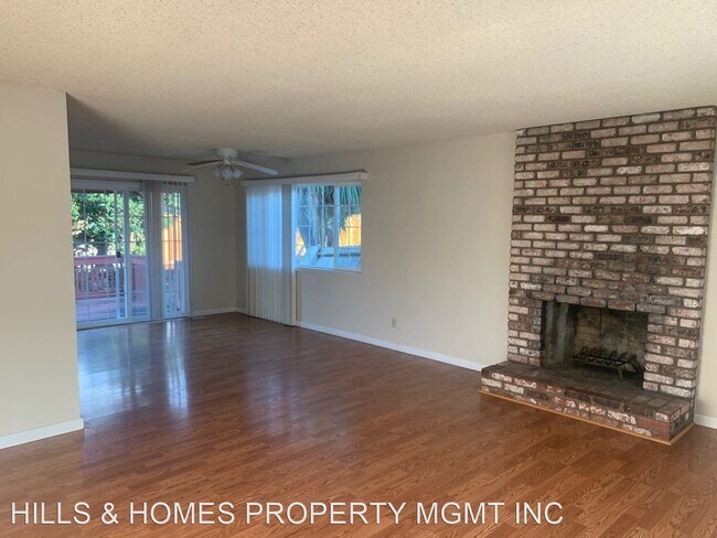 Foto del edificio - 4 br, 2 bath House - 552 LORRAINE COURT SOUTH