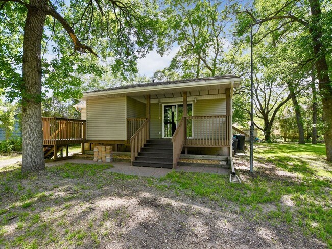 Foto del edificio - 3bd remodeled home; lake view available NOW