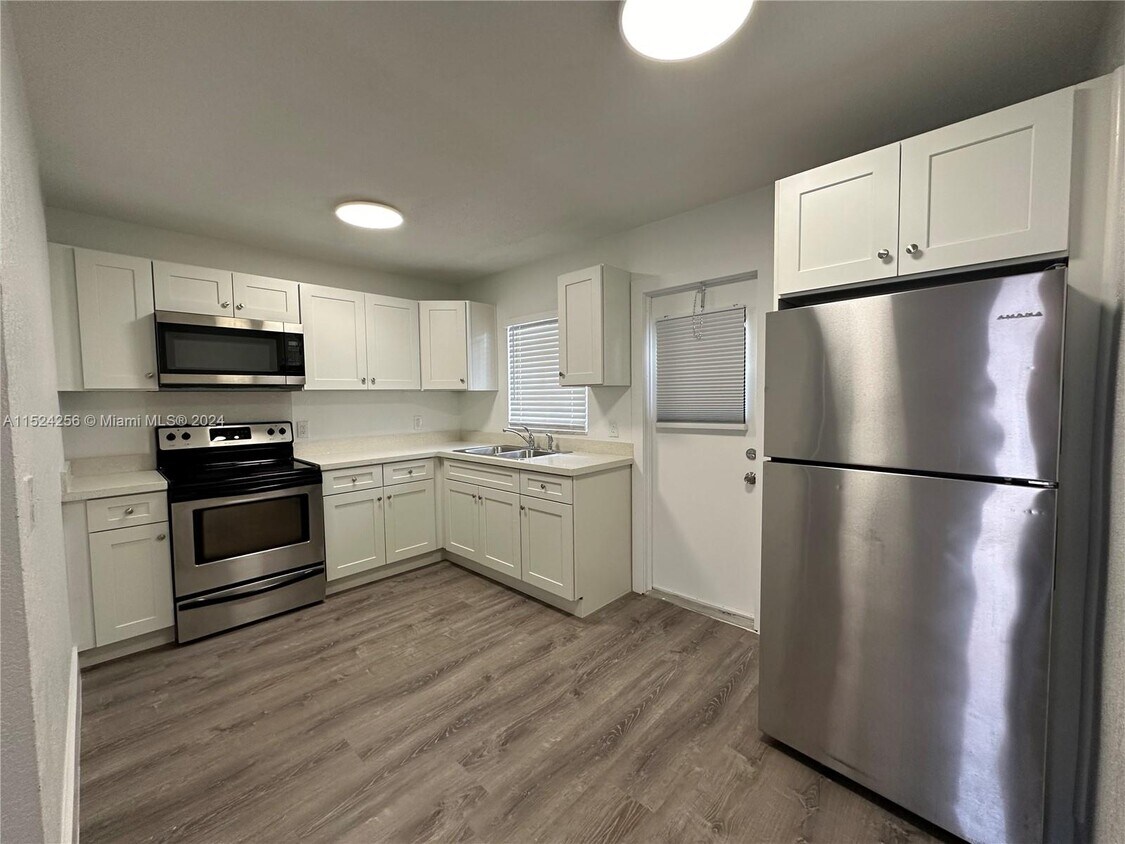 Primary Photo - 3700 NE 22nd Ave
