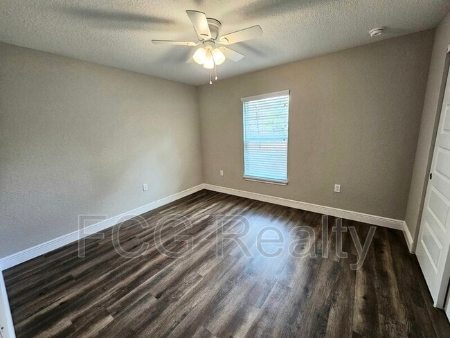 Foto del edificio - 212 Oak Ln