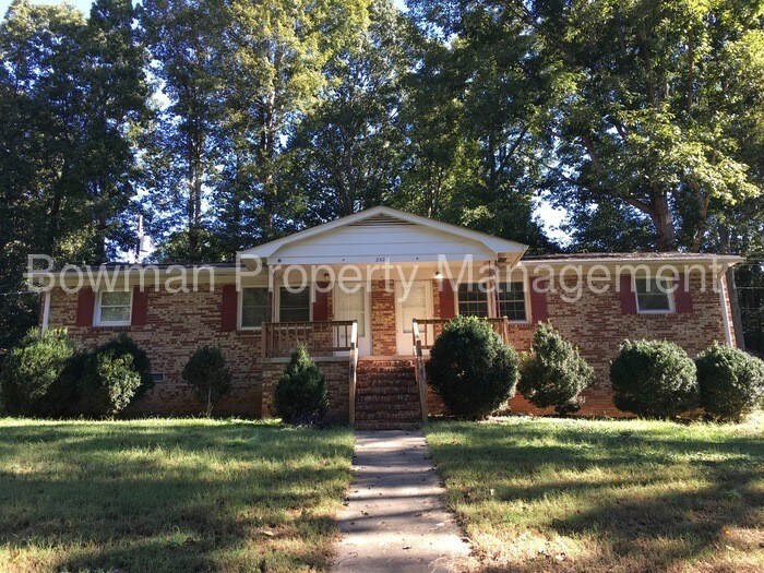 Primary Photo - 2320 Woodbridge Dr