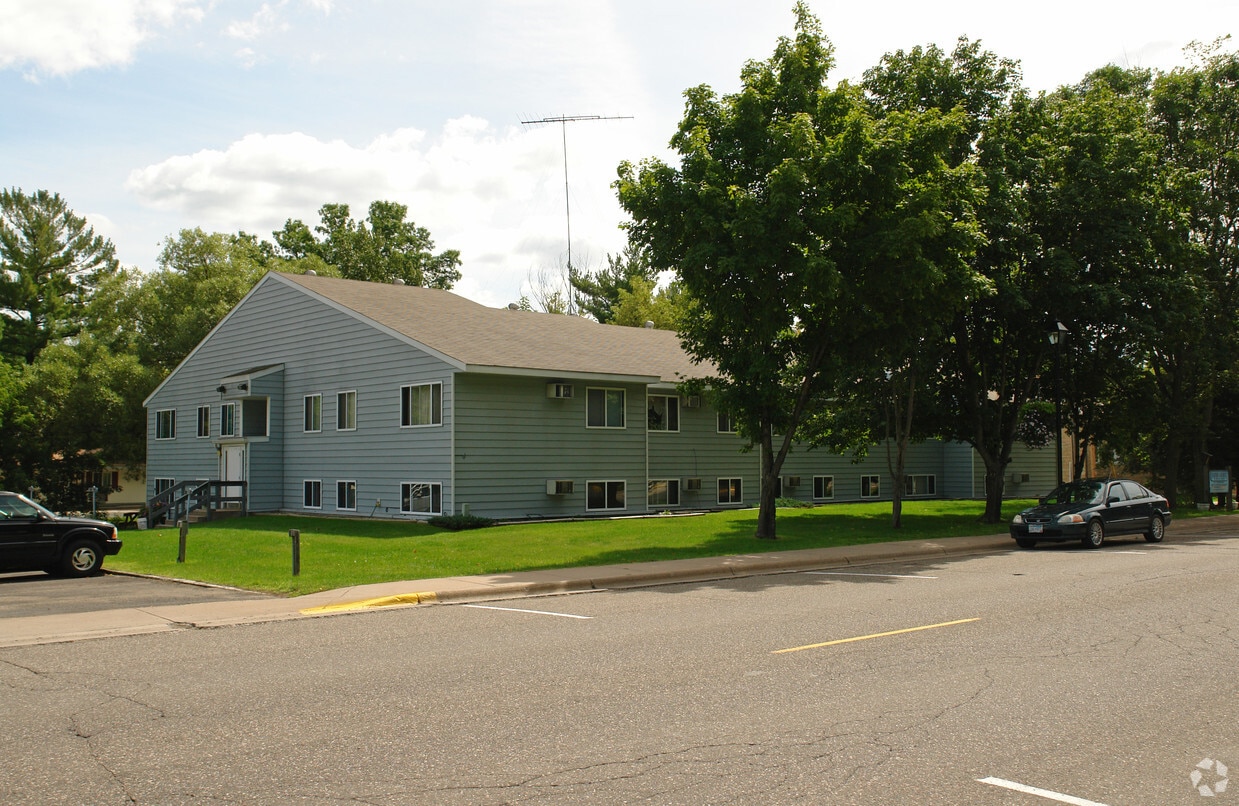 Building Photo - 521 River St