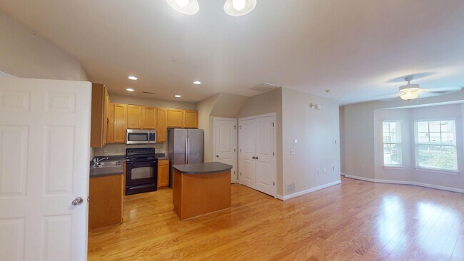 Building Photo - 378 Summergate Dr