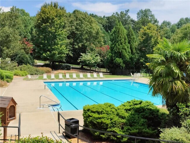 Foto del edificio - 4750 Ferncrest Pl