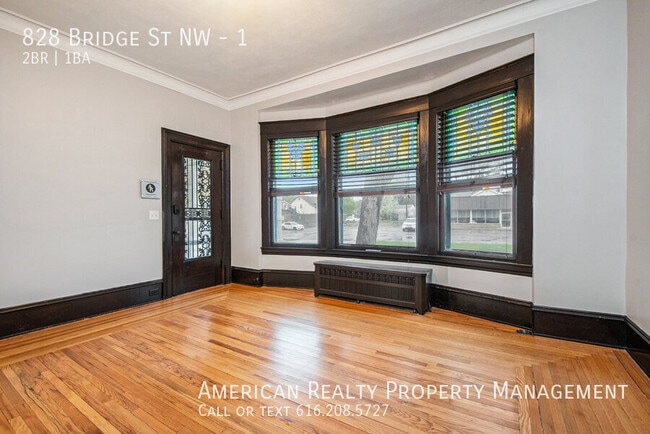 Foto del edificio - 828 Bridge St NW