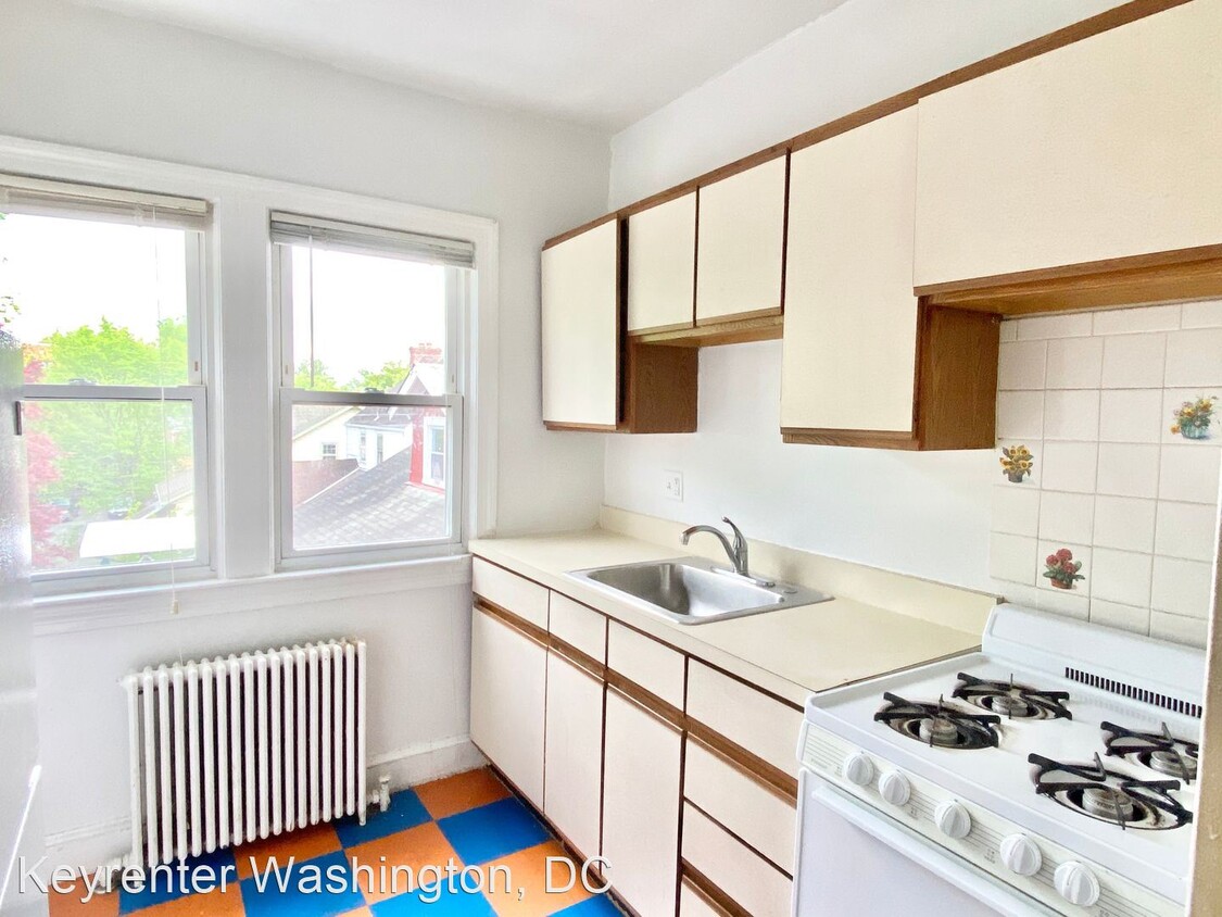 Foto principal - 8101 Schrider St