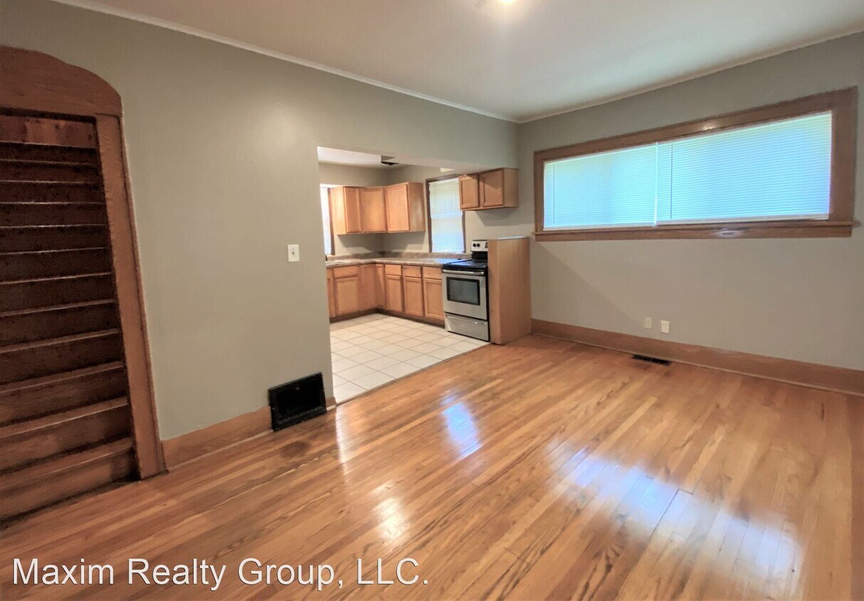 Primary Photo - 3 br, 1.5 bath House - 2873 WHITMORE ST
