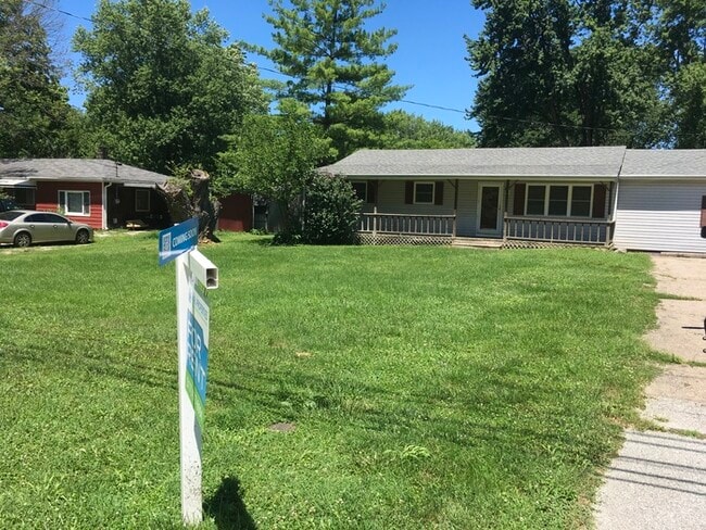 Building Photo - Wonderful Ranch with 4 bedrooms and 1 bath...