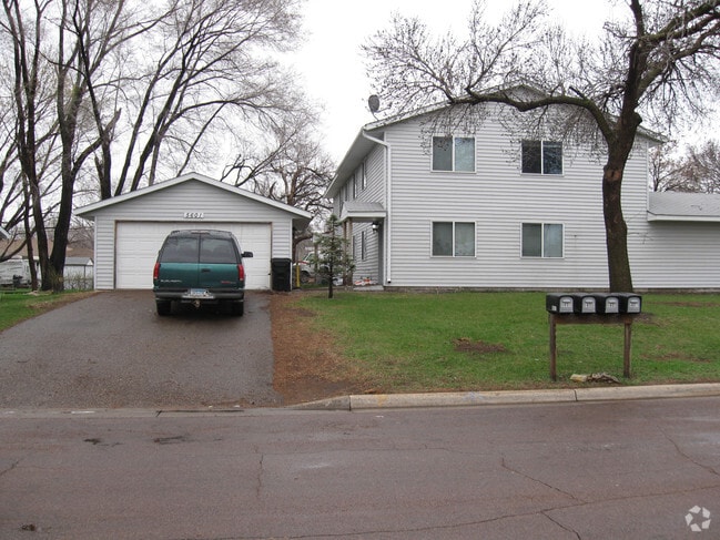Building Photo - 5601-5607 4th St NE