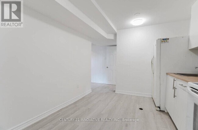 Photo du bâtiment - 402 Brimorton Dr