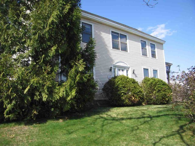 Building Photo - 88 Badger Farm Rd