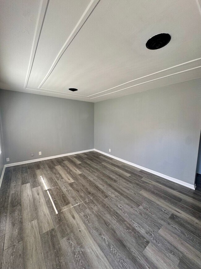 Building Photo - 5523 Holborn Dr