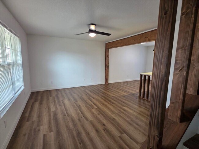 Building Photo - 2304 SE Jayel Terrace