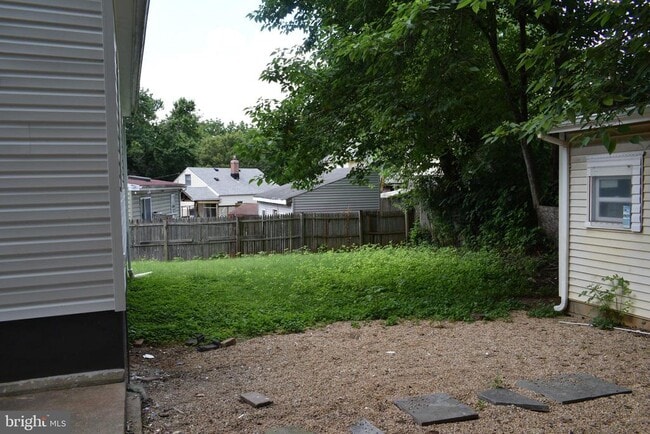 Building Photo - 12323 Dewey Rd