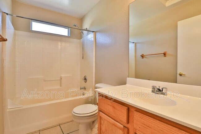 Foto del edificio - 17437 N 16th Pl