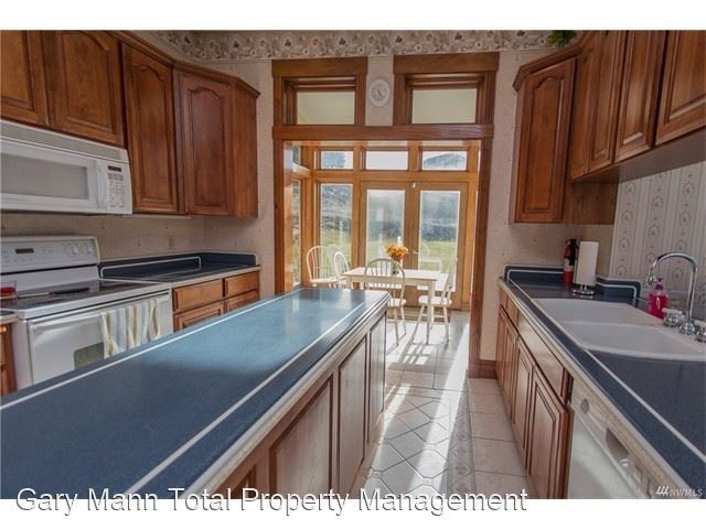 Building Photo - 4 br, 3.5 bath House - 9027 Goodrich Road